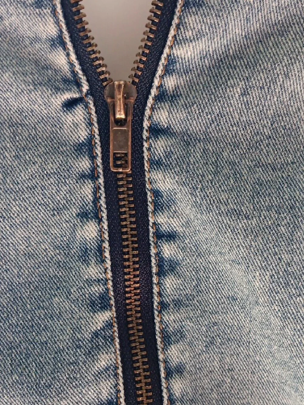 Cropped Blue Denim Zip-Front Jacket - Picture 16 of 16